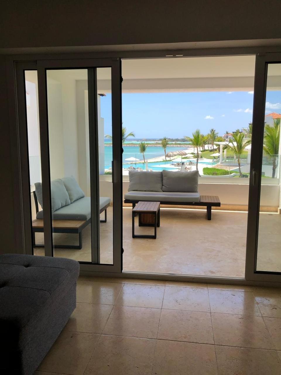 Large And Spacious 1 Bedroom Beachfront In Cap Cana, Apartment *